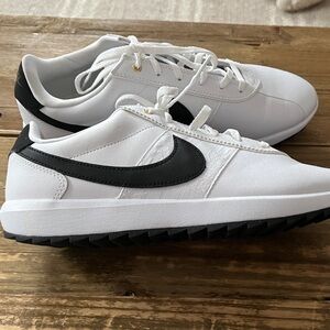 Nike Cortez Women's Golf
Shoes Sz 9